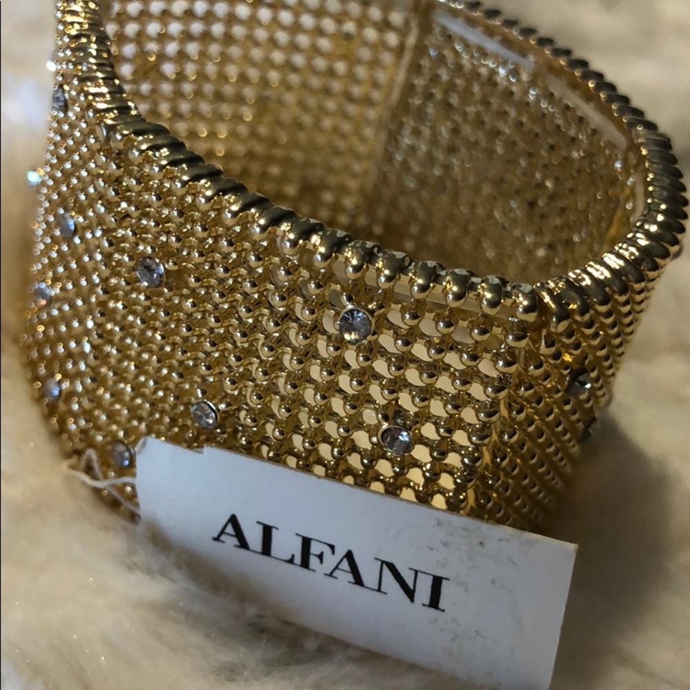 NWT Alfani Gold Shot Bead with Crystal Bracelet